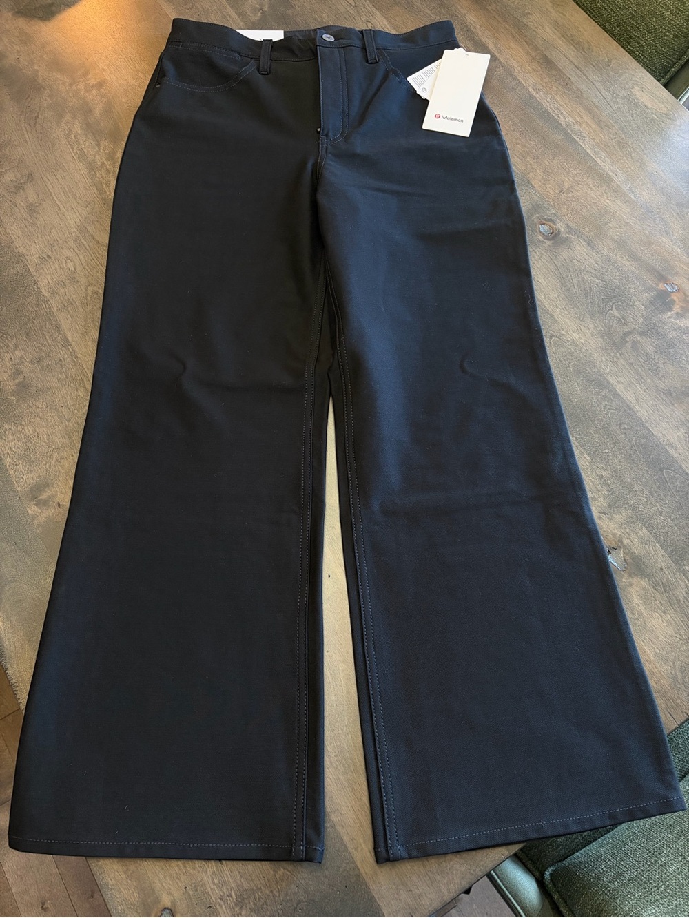 Lululemon Easy Five HR Subtle Flare *short